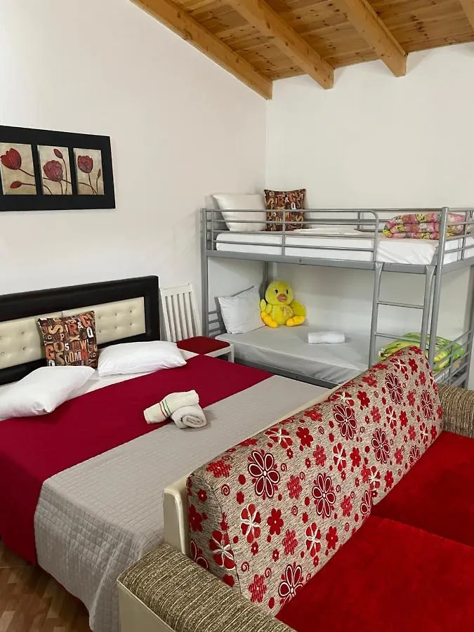 Nyaraló Guest House Elisabeta Përmet