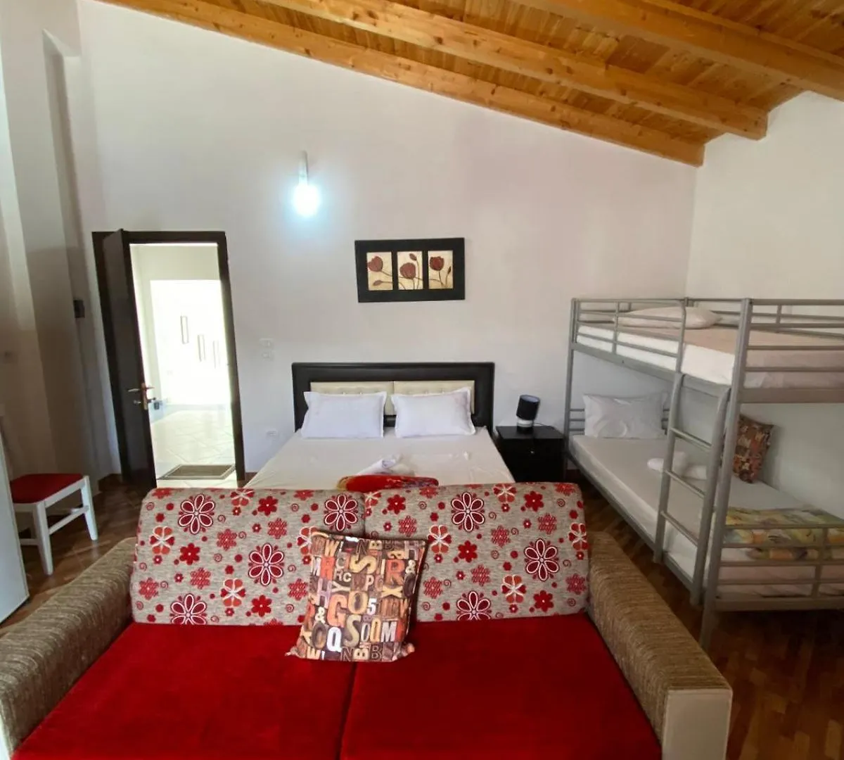Nyaraló Guest House Elisabeta Përmet